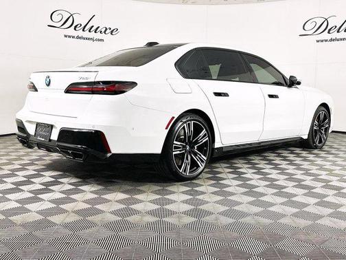 2023 BMW 760 760i xDrive