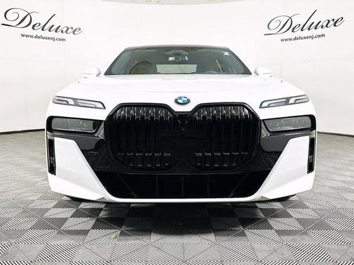 2023 BMW 760 760i xDrive