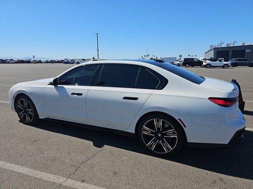 2023 BMW 760 760i xDrive