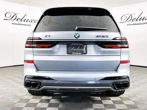 Frozen Pure Grey Metallic 2023 BMW X7 M60i