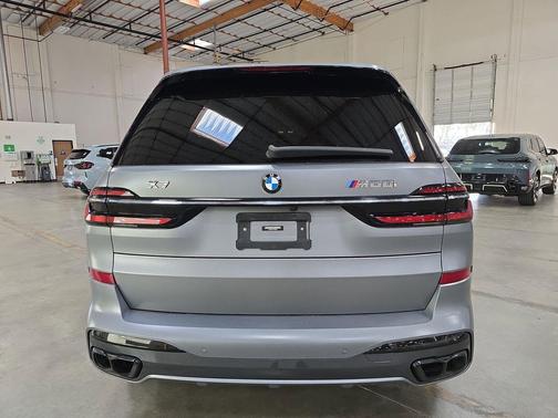 Frozen Pure Grey Metallic 2023 BMW X7 M60i