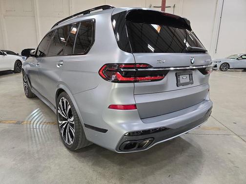 Frozen Pure Grey Metallic 2023 BMW X7 M60i