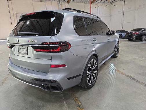 Frozen Pure Grey Metallic 2023 BMW X7 M60i