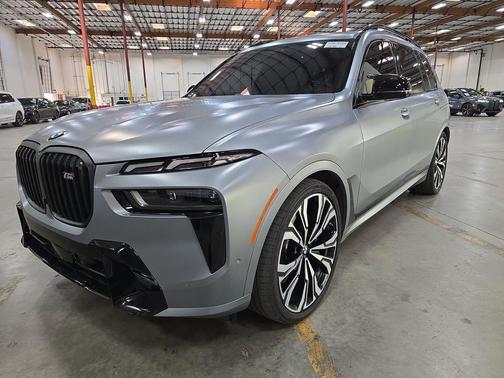 Frozen Pure Grey Metallic 2023 BMW X7 M60i