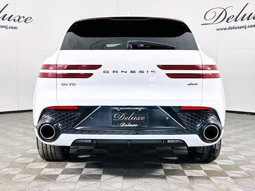 2023 Genesis GV70 2.5T