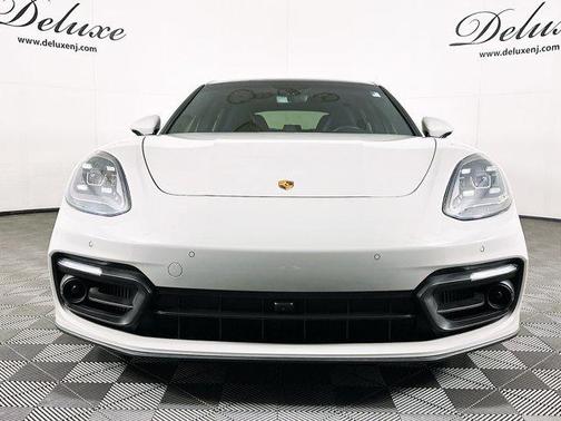 2023 Porsche Panamera 4 E-Hybrid Platinum Edition