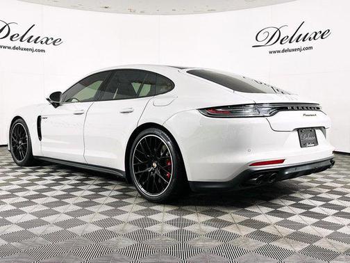 2023 Porsche Panamera 4 E-Hybrid Platinum Edition