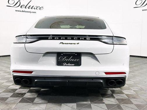 2023 Porsche Panamera 4 E-Hybrid Platinum Edition