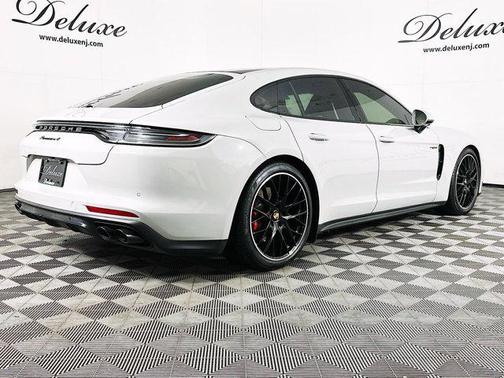 2023 Porsche Panamera 4 E-Hybrid Platinum Edition