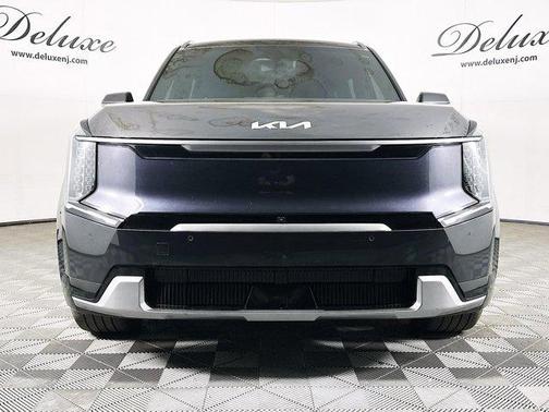 Panthera Metal 2024 Kia EV9 Land
