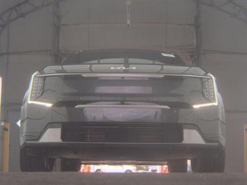 Panthera Metal 2024 Kia EV9 Land