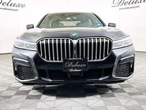 Black Sapphire Metallic 2020 BMW 750 i xDrive