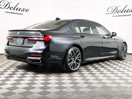 Black Sapphire Metallic 2020 BMW 750 i xDrive