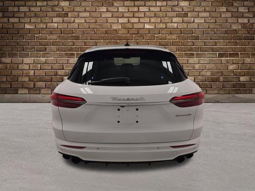 Bianco 2023 Maserati Grecale Modena