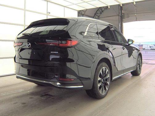 2024 Mazda CX-90 PHEV Premium Plus