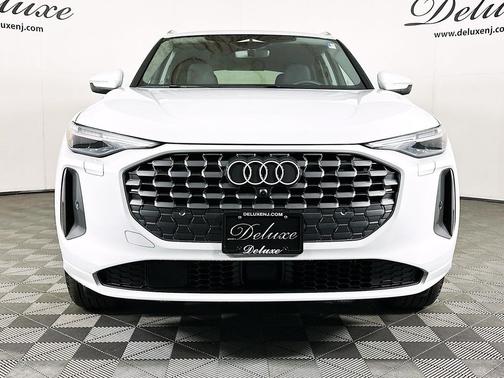 Glacier White Metallic 2025 Audi Q5 Premium Plus