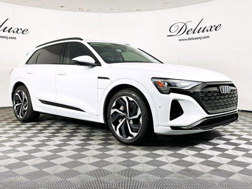 2024 Audi Q8 e-tron Premium Plus