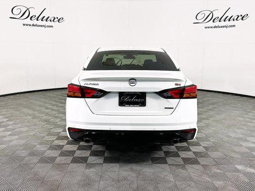 2024 Nissan Altima 2.0 SR