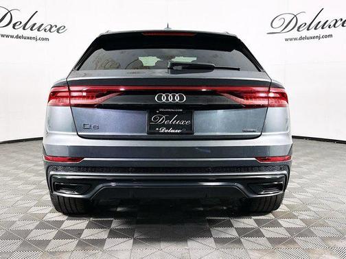 Daytona Gray Pearl Effect 2021 Audi Q8 55 Premium Plus