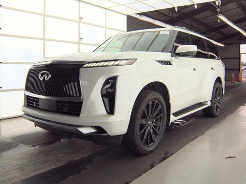 2025 INFINITI QX80 Luxe