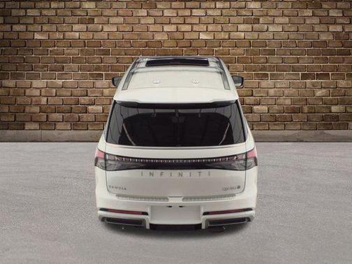 2025 INFINITI QX80 Luxe