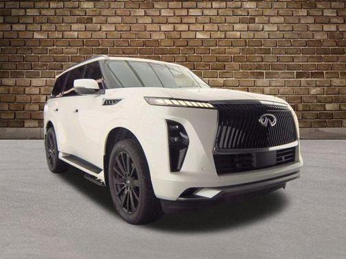 2025 INFINITI QX80 Luxe