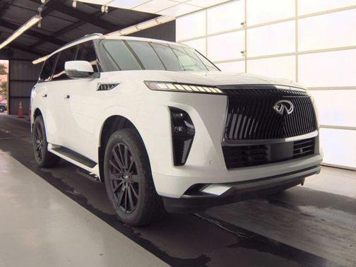 2025 INFINITI QX80 Luxe