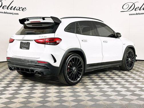 Digital White Metallic 2022 Mercedes-Benz AMG GLA 35 4MATIC