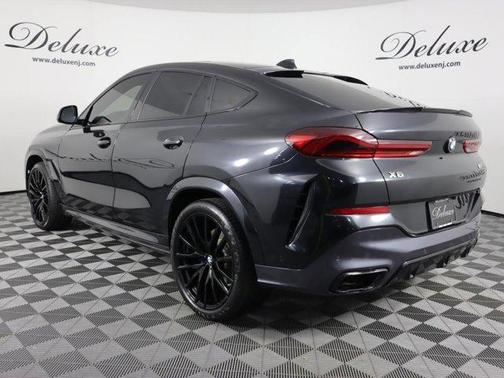 Photo 4 of 42 of 2020 BMW X6 M50i