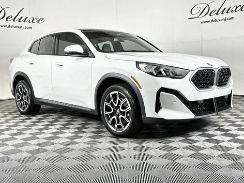 Alpine White 2025 BMW X2 xDrive28i