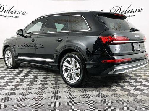 2021 Audi Q7 45 Premium Plus