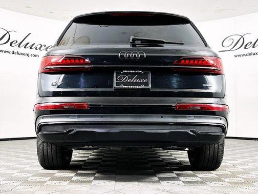 2022 Audi Q7 55 Premium Plus