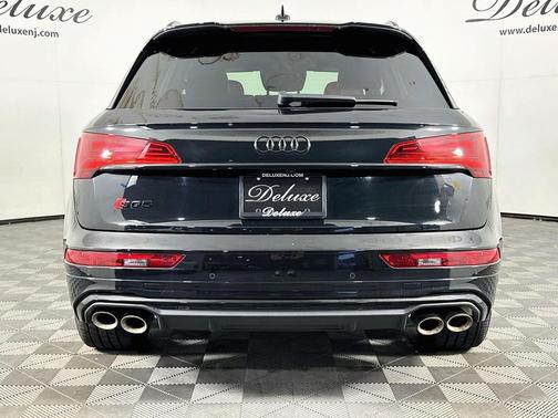 Mythos Black Metallic 2024 Audi SQ5 3.0T Premium Plus