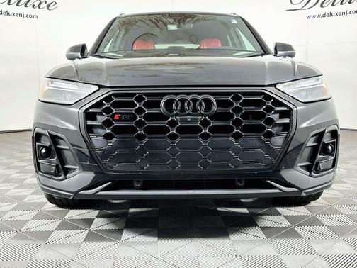 Mythos Black Metallic 2024 Audi SQ5 3.0T Premium Plus