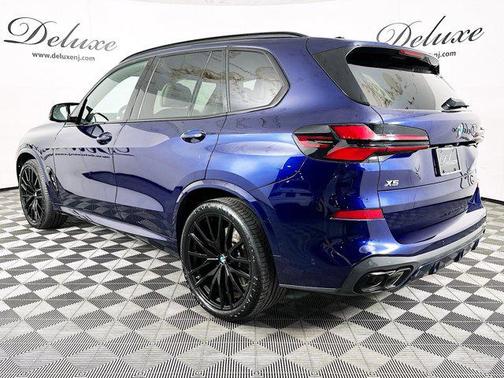 2024 BMW X5 M60i