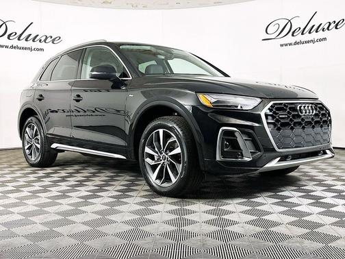 Mythos Black Metallic 2024 Audi Q5 45 S line Premium Plus