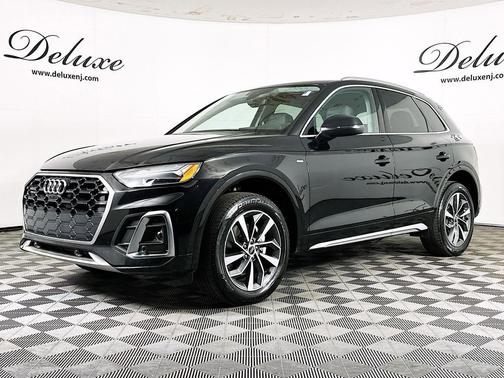 Mythos Black Metallic 2024 Audi Q5 45 S line Premium Plus