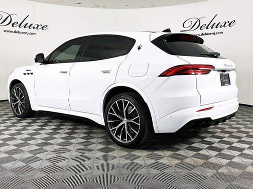 2023 Maserati Grecale Modena