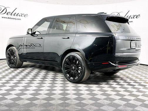 2023 Land Rover Range Rover SE