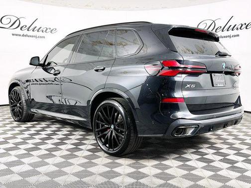 Black Sapphire Metallic 2025 BMW X5 xDrive40i