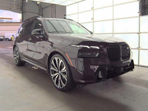 2023 BMW X7 M60i
