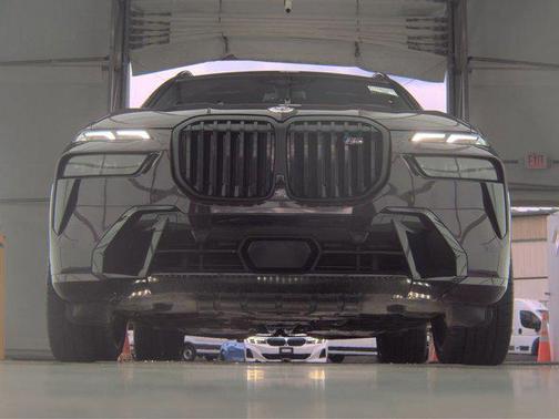 2023 BMW X7 M60i