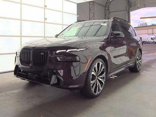 2023 BMW X7 M60i