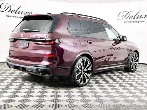 2023 BMW X7 M60i