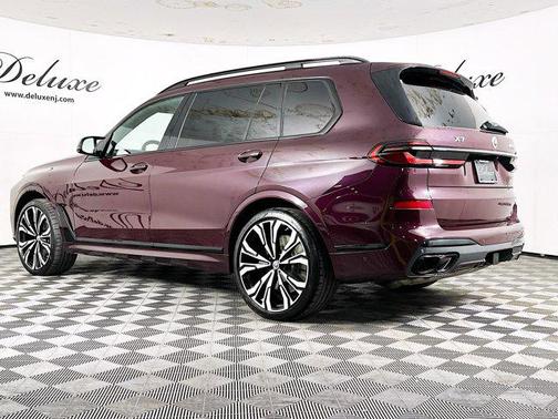 2023 BMW X7 M60i
