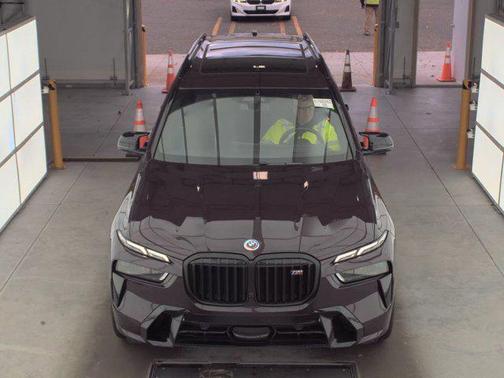 2023 BMW X7 M60i