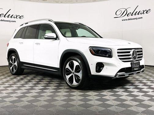Polar White 2024 Mercedes-Benz GLB 250 4MATIC