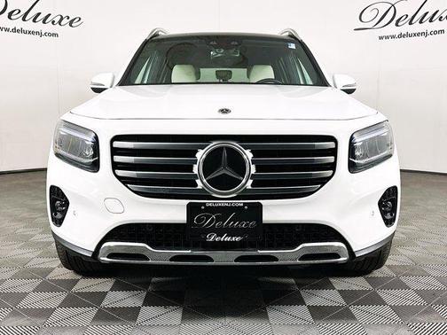 Polar White 2024 Mercedes-Benz GLB 250 4MATIC