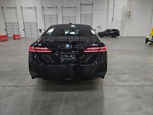 Black Sapphire Metallic 2024 BMW i5 M60