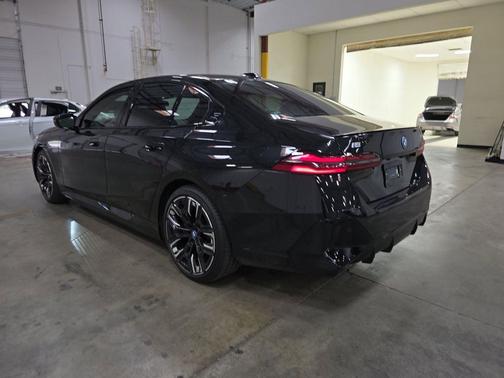 Black Sapphire Metallic 2024 BMW i5 M60